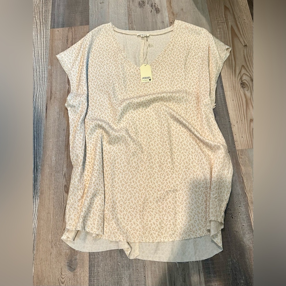 NEW JODIFL Animal Print Cream Sleeveless Relaxed Tunic Top